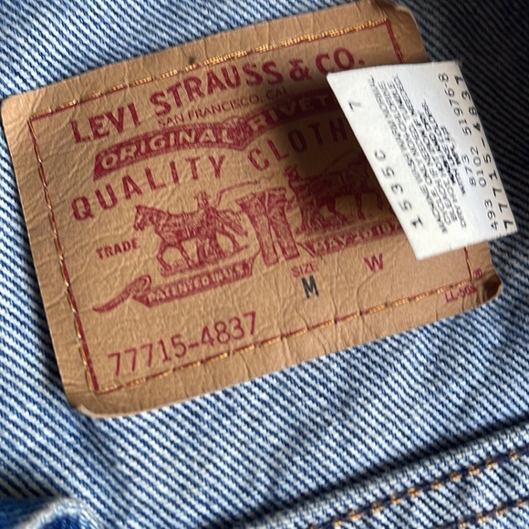 Levi’s Classic womens denim Jean Jacket sz Medium - Picture 4 of 10